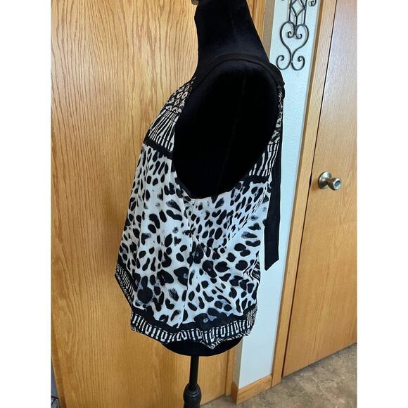 Maurices halter top, black animal print, women's size M - Picture 3 of 9